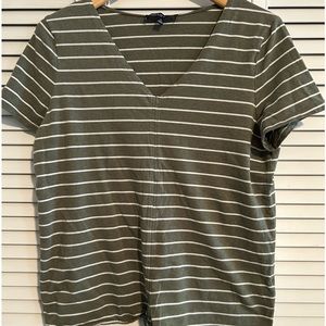Jones New York Women’s Green with White Stripes Shirt. NWT XL